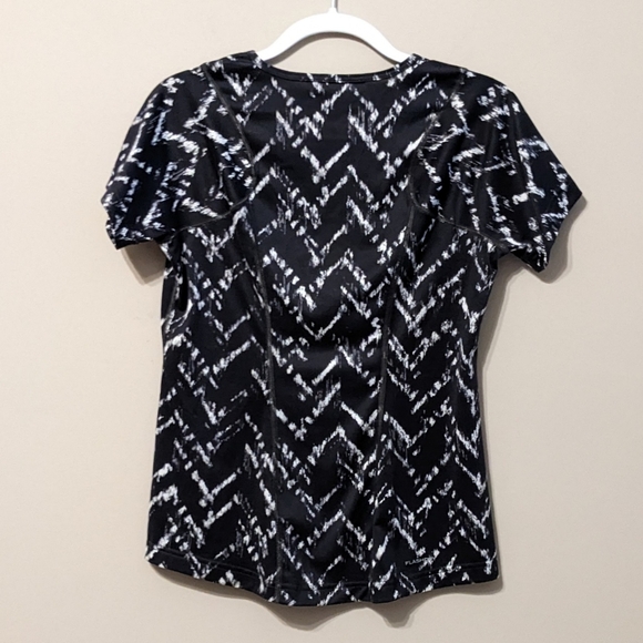 North Face Active Wear Tee - Picture 3 of 4